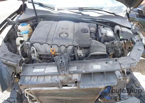 2013 Volkswagen Passat 2.5L S z USA, uszkodzony, nr VIN 1VWAP7A39DC147565